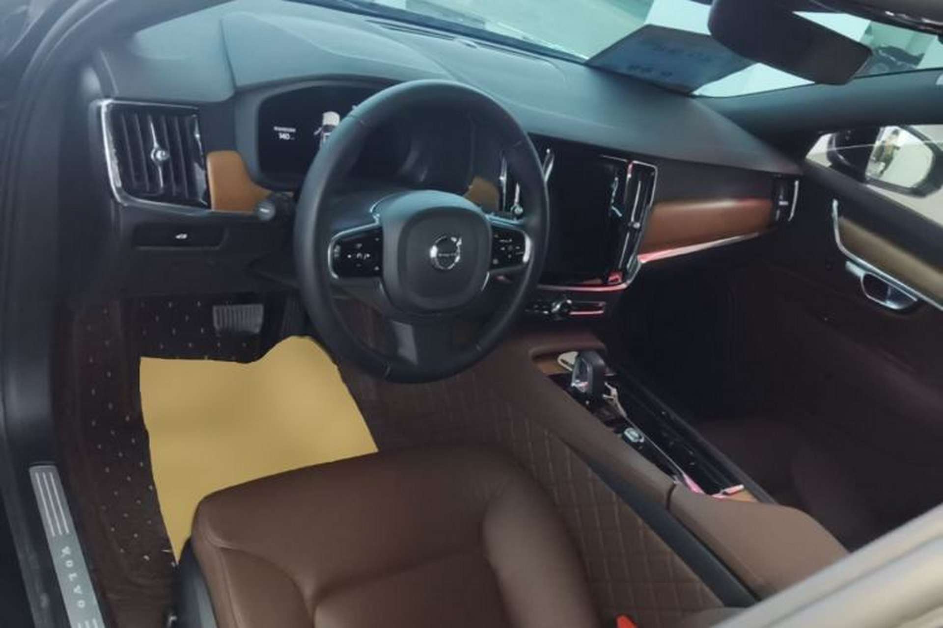 Used Volvo S90 2024 B5 Zhiyi Luxury Edition Center Console
