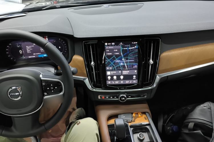 Used Volvo S90 2024 B5 Zhiyi Luxury Edition Center Console