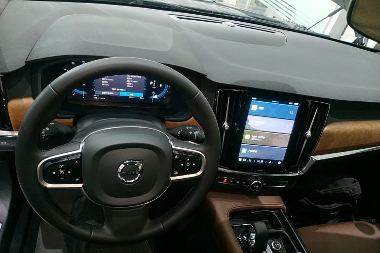 Used Volvo S90 2024 B5 Zhiyi Luxury Edition Center Console