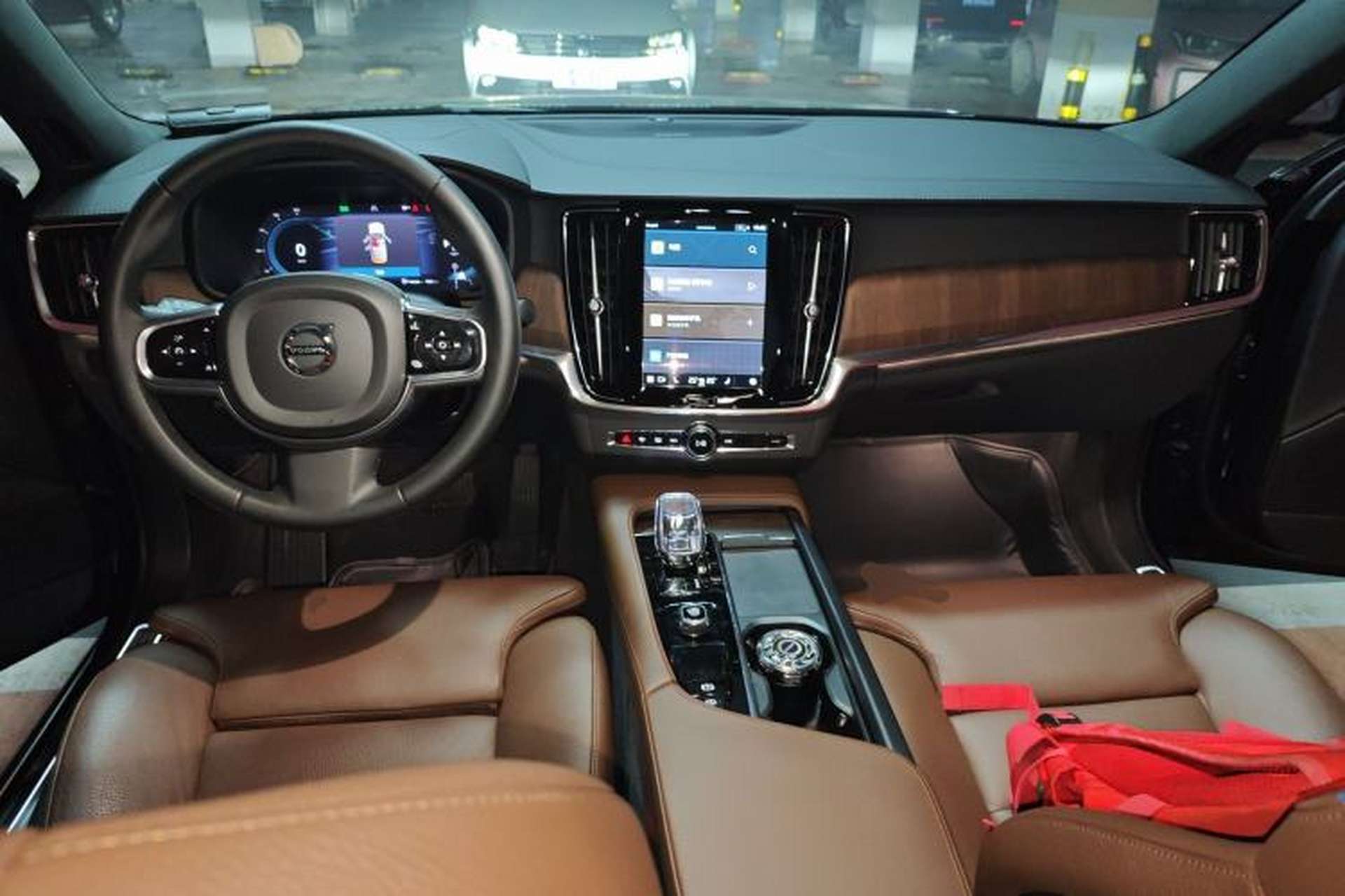 Used Volvo S90 2024 B5 Zhiyuan Luxury Edition Center Console