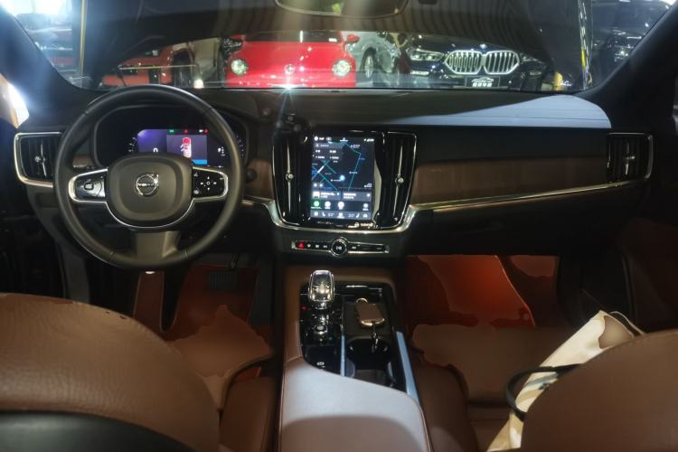 Used Volvo S90 2024 B5 Zhiyuan Luxury Edition Center Console