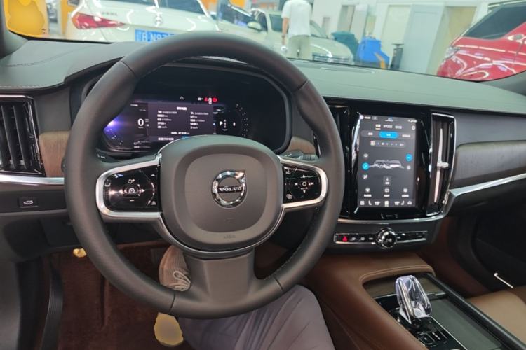 Used Volvo S90 2024 B5 Zhiyuan Luxury Edition Center Console