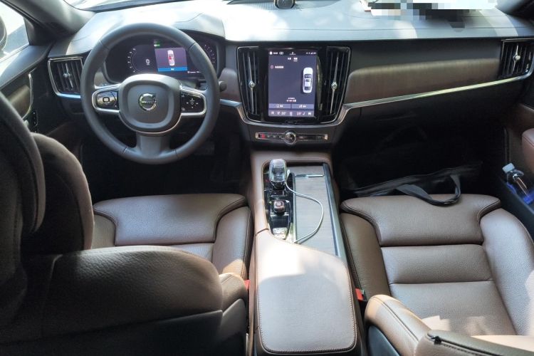 Used Volvo S90 2024 B5 Zhiyuan Luxury Edition Center Console