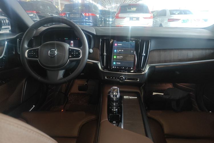 Used Volvo S90 2024 B5 Zhiyuan Luxury Edition Center Console