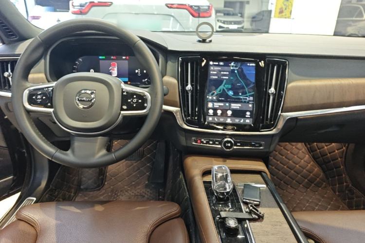 Used Volvo S90 2024 B5 Zhiyuan Luxury Edition Center Console