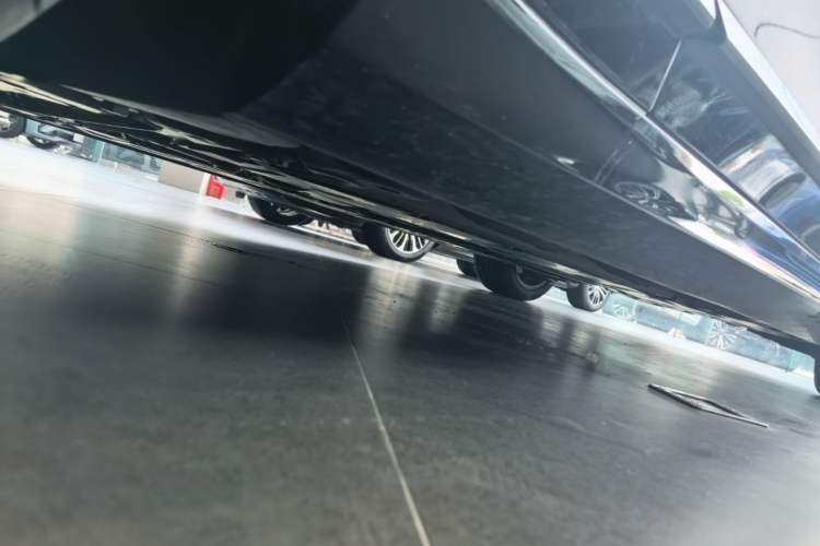Used Volvo S90 2024 B5 Zhiyi Luxury Edition Chassis Front Left