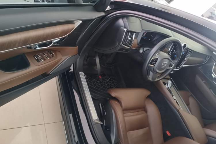 Used Volvo S90 2024 B5 Zhiyuan Luxury Edition Driver Seat