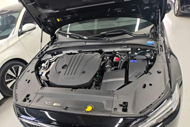 Used Volvo S90 2024 B5 Zhiyi Luxury Edition Engine Bay