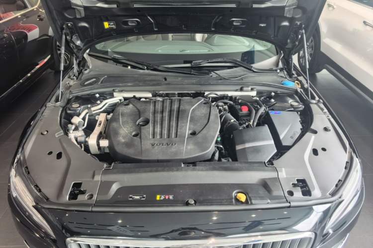 Used Volvo S90 2024 B5 Zhiyi Luxury Edition Engine Bay