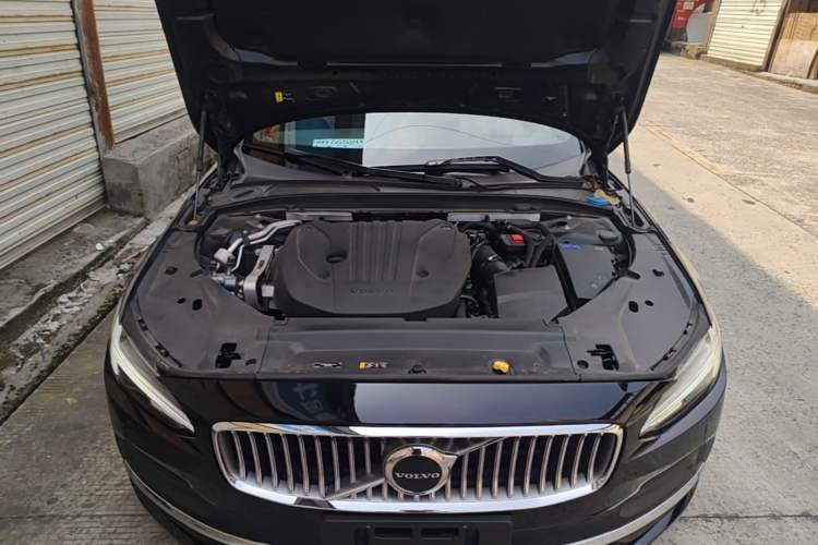 Used Volvo S90 2024 B5 Zhiyi Luxury Edition Engine Bay