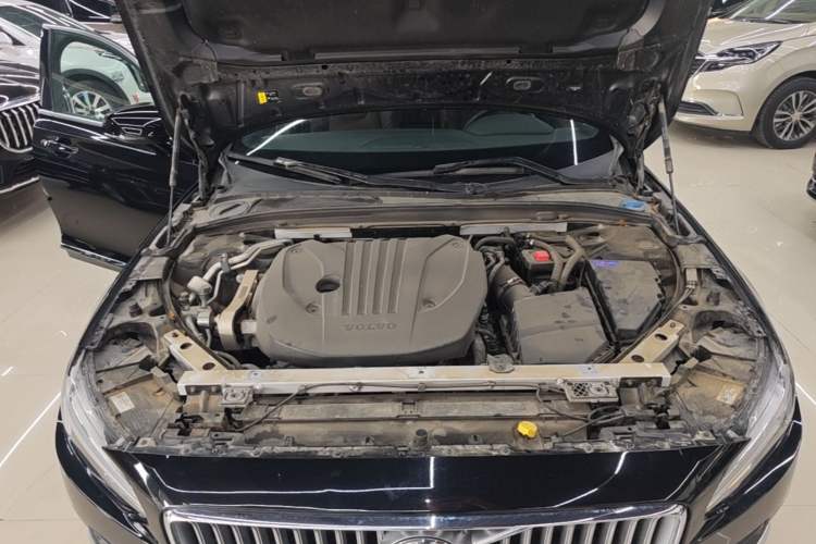 Used Volvo S90 2024 B5 Zhiyi Luxury Edition Engine Bay