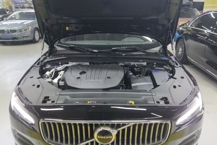 Used Volvo S90 2024 B5 Zhiyi Luxury Edition Engine Bay