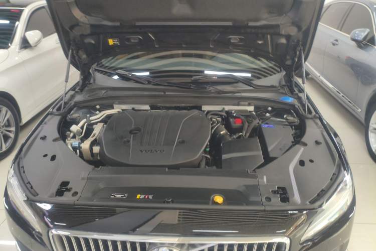 Used Volvo S90 2024 B5 Zhiyi Luxury Edition Engine Bay