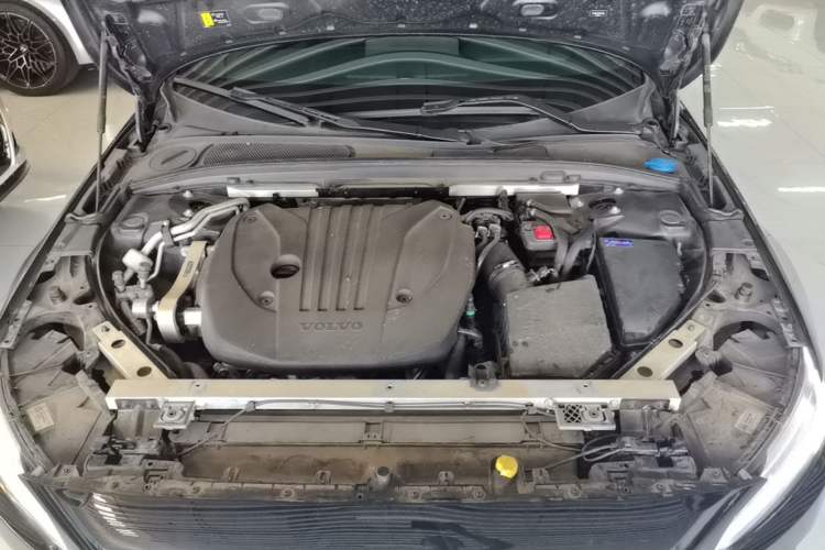 Used Volvo S90 2024 B5 Zhiyi Luxury Edition Engine Bay