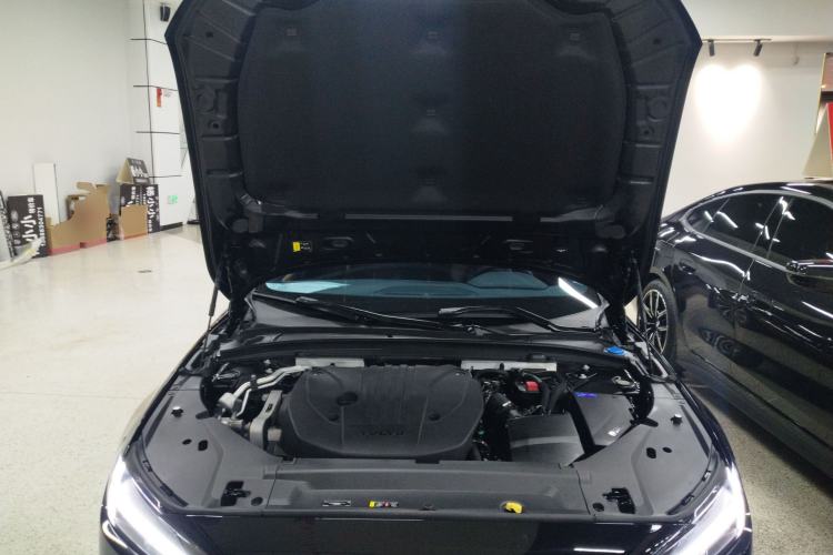 Used Volvo S90 2024 B5 Zhiyi Luxury Edition Engine Bay