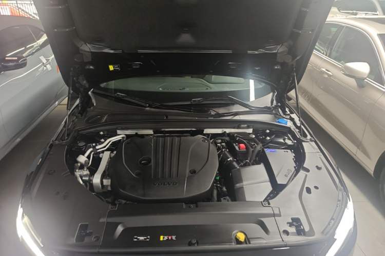 Used Volvo S90 2024 B5 Zhiyi Luxury Edition Engine Bay