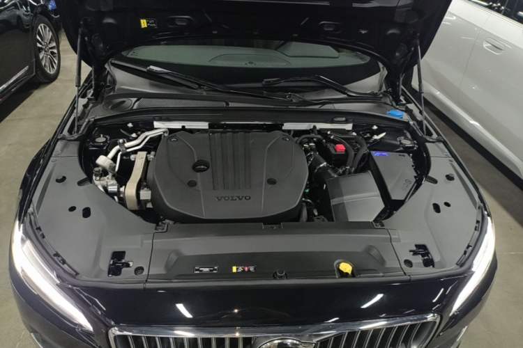 Used Volvo S90 2024 B5 Zhiyi Luxury Edition Engine Bay