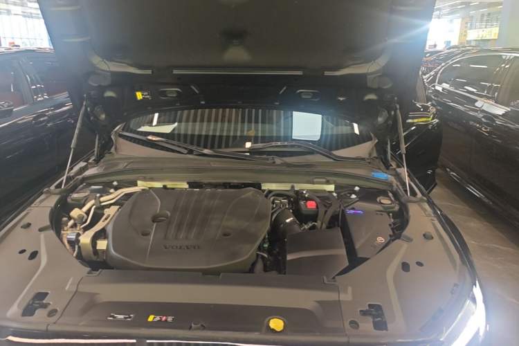 Used Volvo S90 2024 B5 Zhiyi Luxury Edition Engine Bay