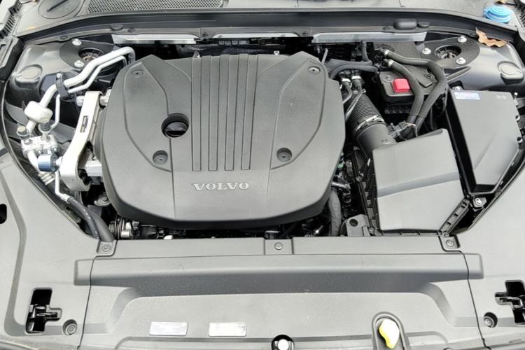 Used Volvo S90 2024 B5 Zhiyi Luxury Edition Engine Bay