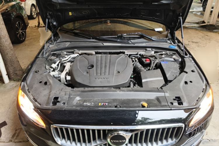Used Volvo S90 2024 B5 Zhiyi Luxury Edition Engine Bay
