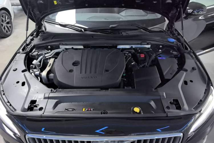 Used Volvo S90 2024 B5 Zhiyi Luxury Edition Engine Bay