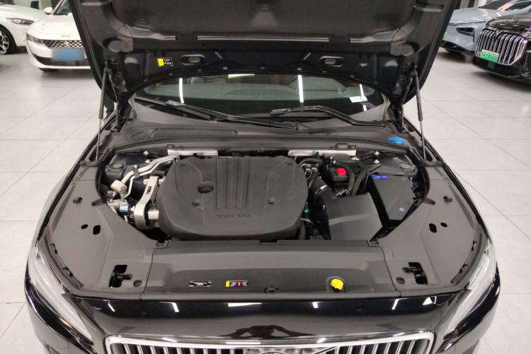 Used Volvo S90 2024 B5 Zhiyi Luxury Edition Engine Bay