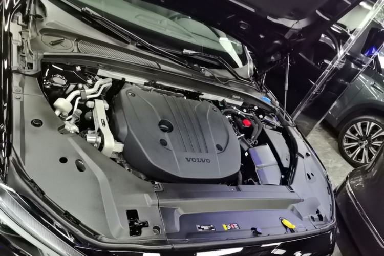 Used Volvo S90 2024 B5 Luxury Smart Edition Engine Bay