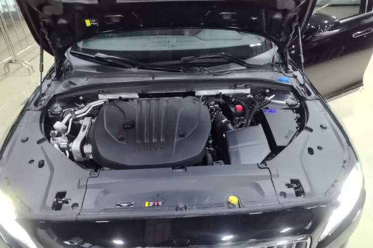 Used Volvo S90 2024 B5 Zhiyi Luxury Edition Engine Bay