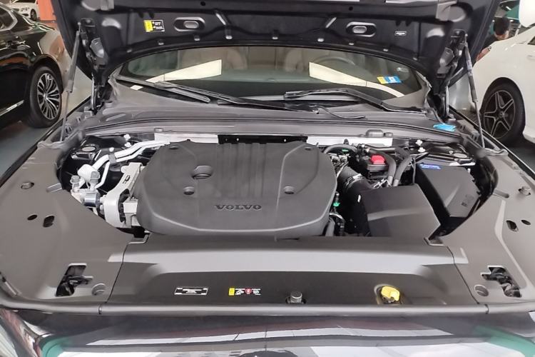 Used Volvo S90 2024 B5 Zhiyi Luxury Edition Engine Bay