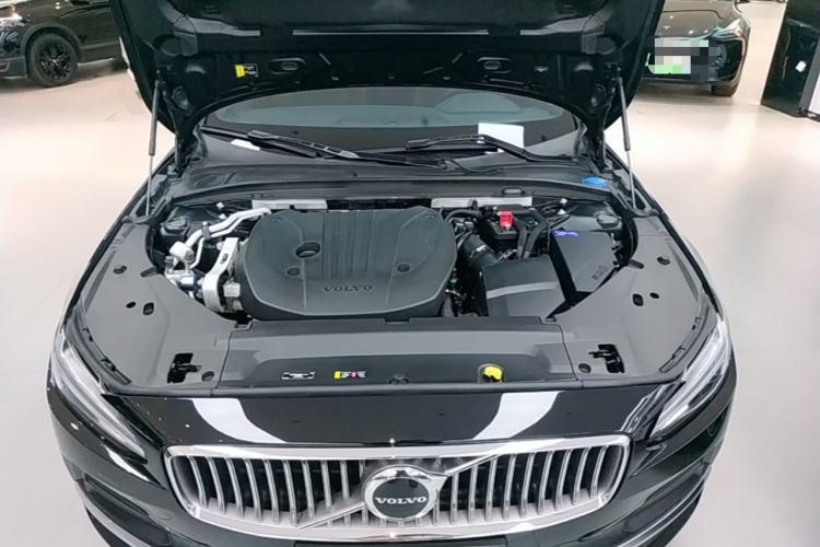 Used Volvo S90 2024 B5 Zhiyi Luxury Edition Engine Bay