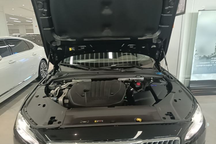 Used Volvo S90 2024 B5 Zhiyi Luxury Edition Engine Bay