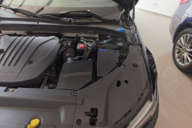 Used Volvo S90 2024 B5 Zhiyi Luxury Edition Engine Bay Left