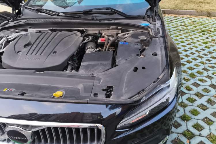 Used Volvo S90 2024 B5 Zhiyi Luxury Edition Engine Bay Left