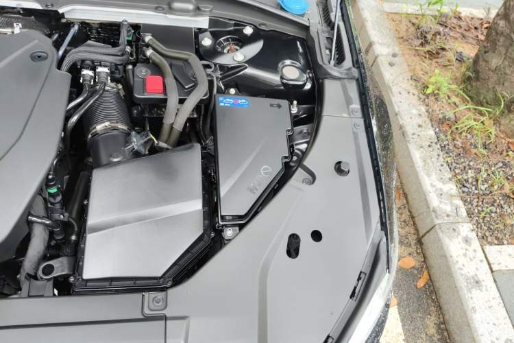 Used Volvo S90 2024 B5 Zhiyi Luxury Edition Engine Bay Left