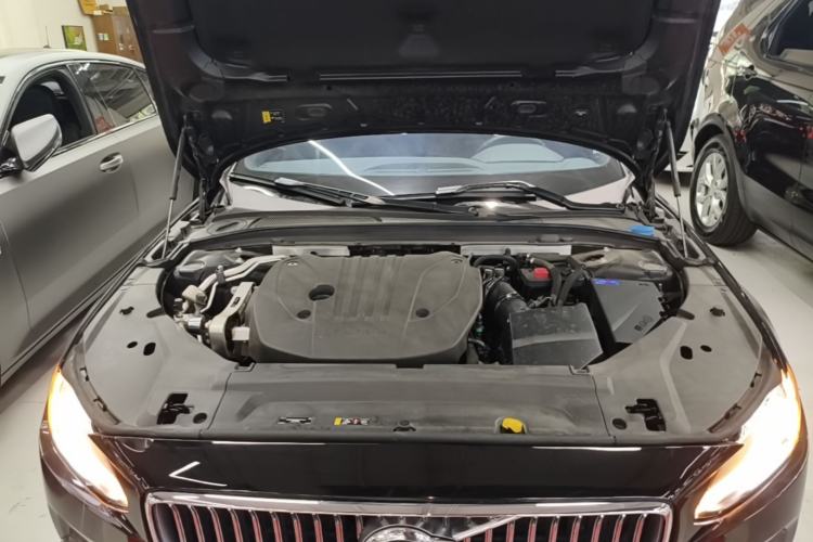 Used Volvo S90 2024 B5 Zhiyuan Luxury Edition Engine Bay