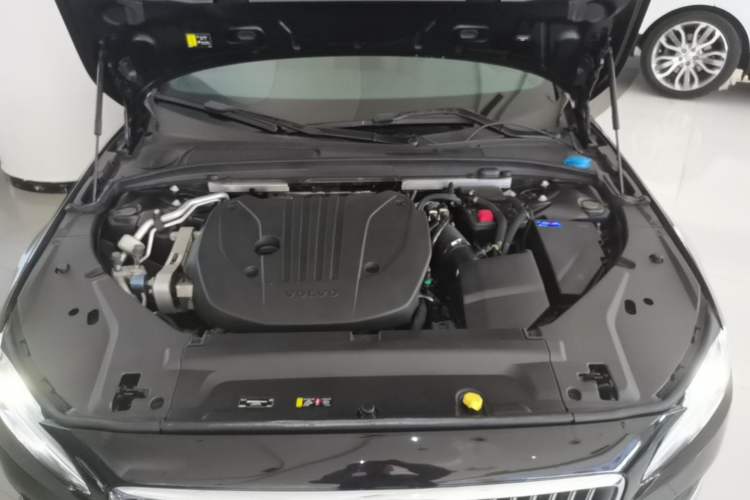 Used Volvo S90 2024 B5 Zhiyi Luxury Edition Engine Bay