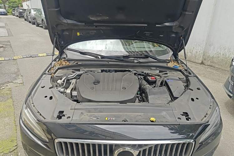 Used Volvo S90 2024 B5 Zhiyi Luxury Edition Engine Bay