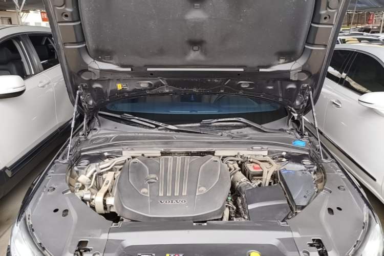 Used Volvo S90 2024 B5 Zhiyi Luxury Edition Engine Bay