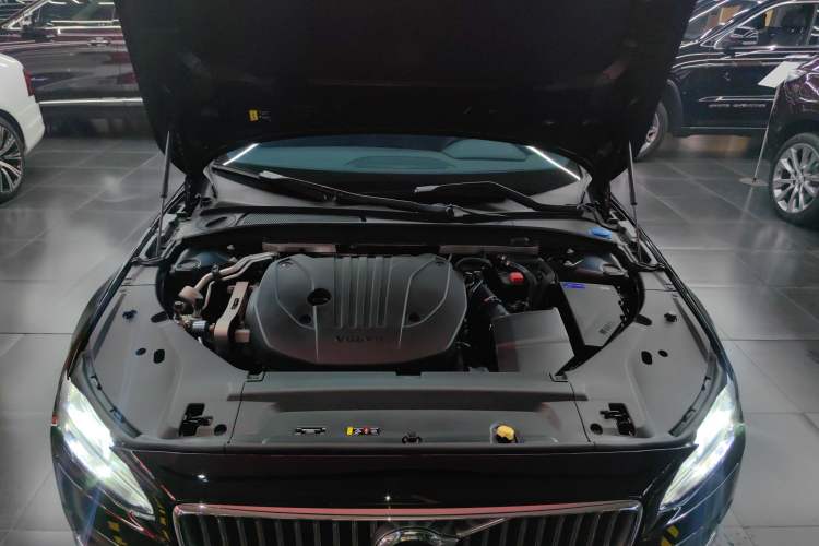 Used Volvo S90 2024 B5 Zhiyi Luxury Edition Engine Bay