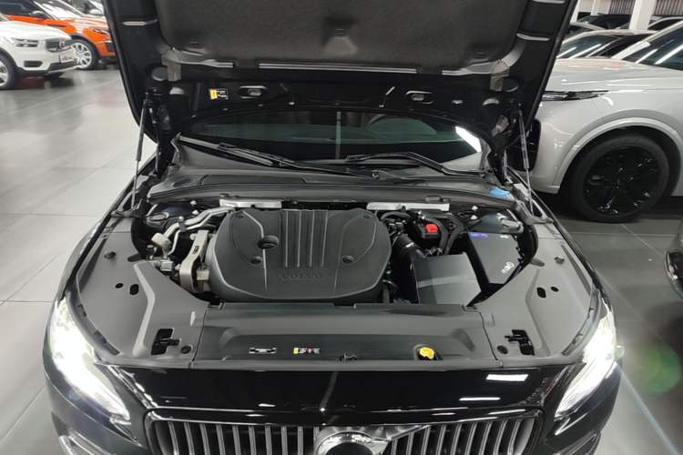 Used Volvo S90 2024 B5 Zhiyuan Luxury Edition Engine Bay