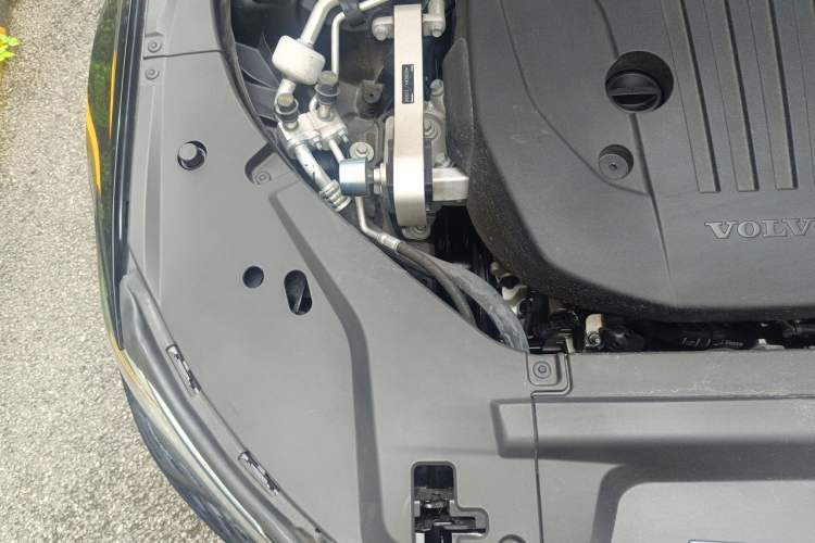 Used Volvo S90 2024 B5 Zhiyi Luxury Edition Engine Bay Right