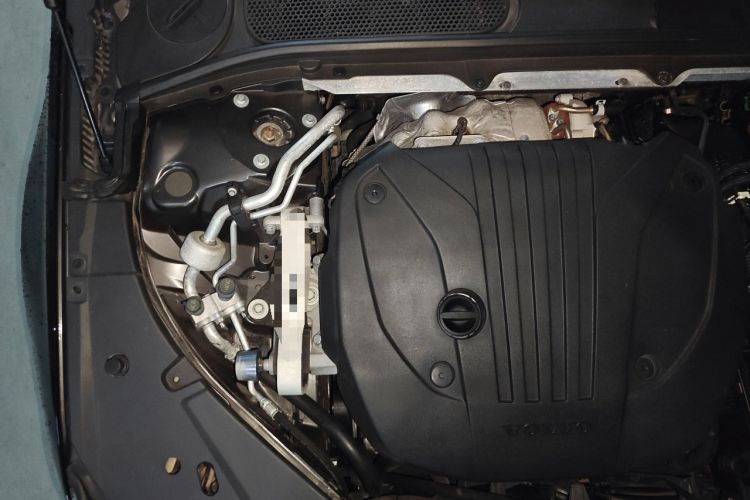Used Volvo S90 2024 B5 Zhiyi Luxury Edition Engine Bay Right