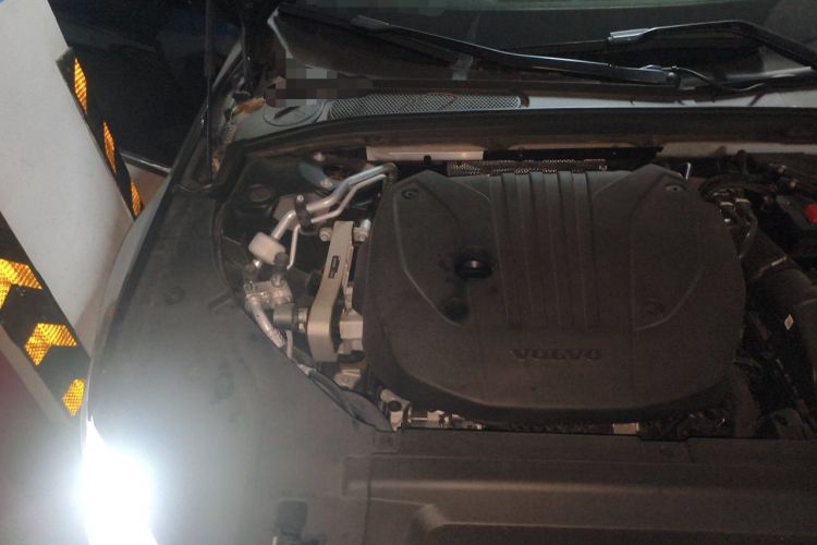 Used Volvo S90 2024 B5 Zhiyi Luxury Edition Engine Bay Right
