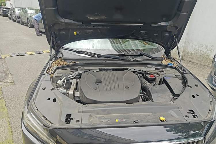 Used Volvo S90 2024 B5 Zhiyi Luxury Edition Engine Bay Right