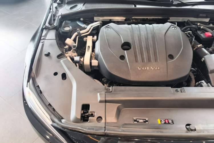Used Volvo S90 2024 B5 Zhiyi Luxury Edition Engine Bay Right