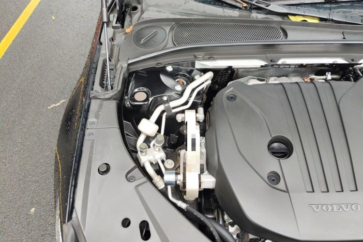 Used Volvo S90 2024 B5 Zhiyi Luxury Edition Engine Bay Right