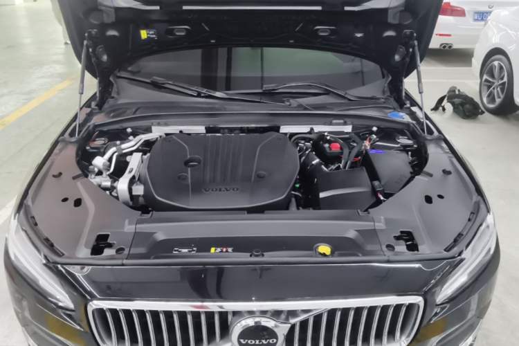 Used Volvo S90 2024 B5 Zhiyi Luxury Edition Engine Bay