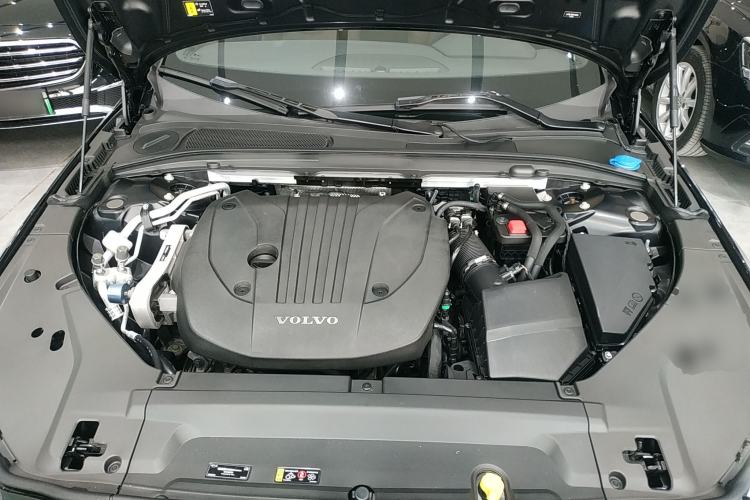 Used Volvo S90 2024 B5 Zhiyi Luxury Edition Engine Bay