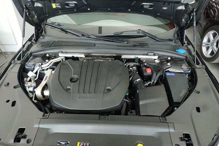 Used Volvo S90 2024 B5 Zhiyi Luxury Edition Engine Bay