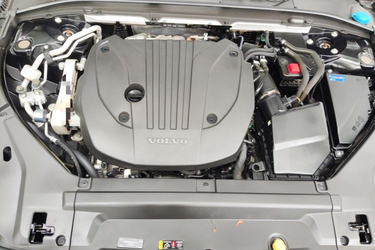 Used Volvo S90 2024 B5 Zhiyi Luxury Edition Engine Bay